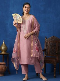 Jaipur Kurti - Women Peach Embroidered Straight Kurta with Pant and Dupatta