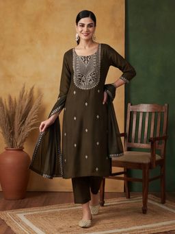 Jaipur Kurti - Women Green Embroidered Straight Kurta with Pant and Dupatta