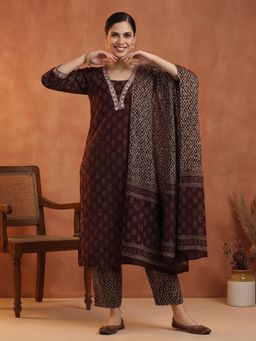 Jaipur Kurti - Women Maroon Embroidered Straight Kurta with Pant and Dupatta