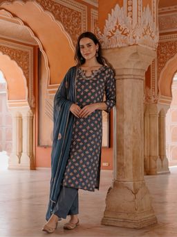 Jaipur Kurti - Women Teal Printed Kurta with Pant and Dupatta