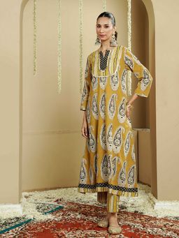 Indisangam - Women Yellow Cotton Paisley Kurta