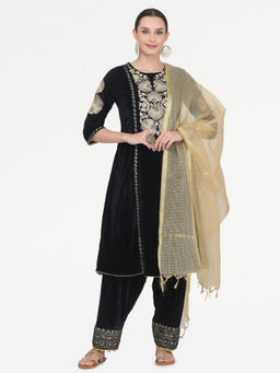Kaanchie Nanggia - Black Embroidered Kurta Salwar with Ch&eri Dupatta (Set of 3)