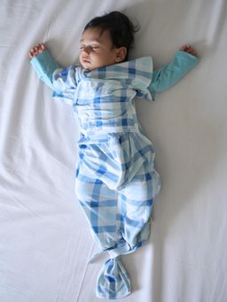 Cocoon Care - Bamboo Printed Baby Sleeping Pod SNUGZIE for Baby Blue (3-6 Months)