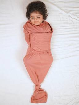 Cocoon Care - Bamboo Solid Baby Sleeping Pod SNUGZIE for Baby Pink (3-6 Months)