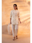 Off White color option, Currently selected
