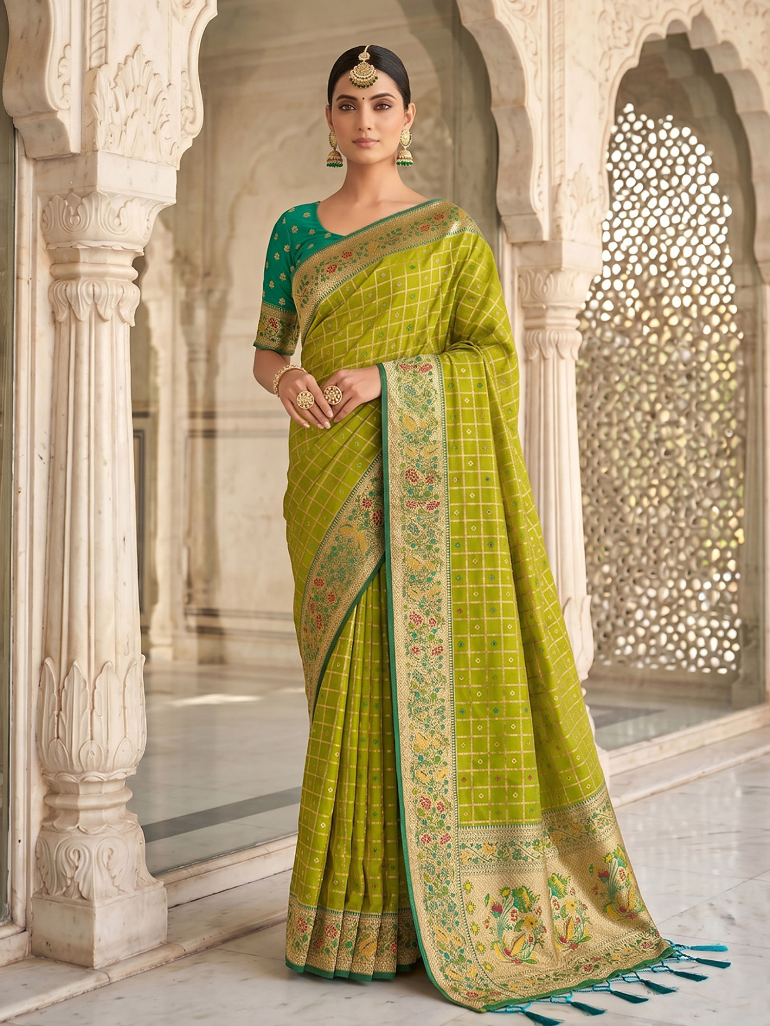 sutriti Women'S Lime Green Banarasi Silk Saree with Unstitched Blouse-picture-11