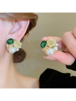 ESTAILO FASHION - Veridian Blossom Pearl Earrings Gold