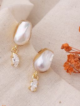 KKATHA ACCESSORIES - Pearl Raindrop Earrings