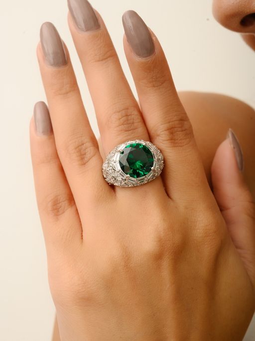 METALM Ice Cut Round Green Cz Diamond Signet Ring