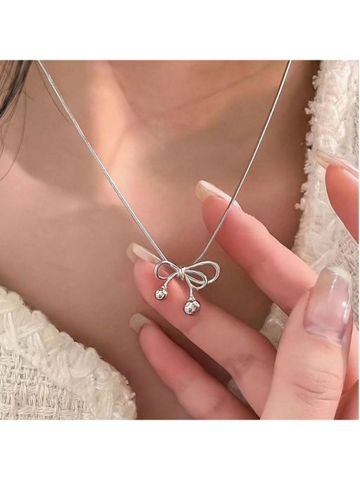 ESTAILO FASHION At The 11Th Hour Bow Silver Necklace