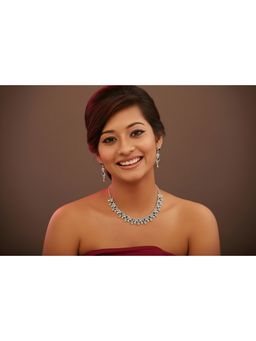 SOLLIGHT - Necklace Set