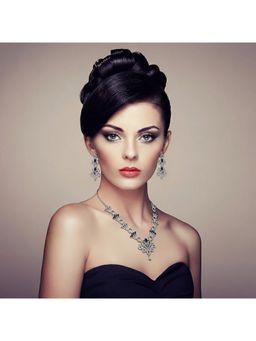 SOLLIGHT - Necklace Set