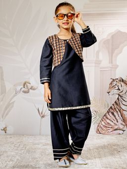 Vastramay - Lace Detailing Kurta & Patiala with Printed Jacket - Black