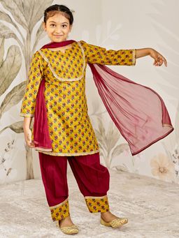 Vastramay - Three Quarter Sleeves Floral Printed Kurta & Patiala With Dupatta - Mustard