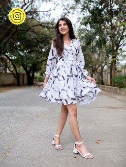 Label Shaurya Sanadhya - Overlap Black & White