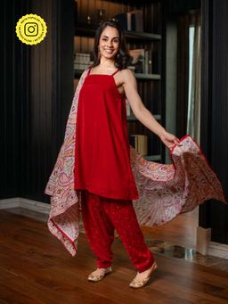 Label Shaurya Sanadhya - Red Velvet Kurta with Salwar & Heavy Dupatta (Set of 3) (3XL)