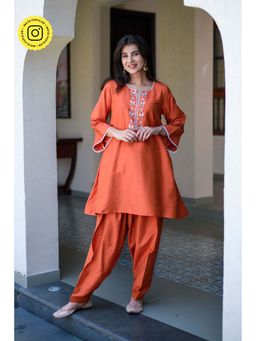 Label Shaurya Sanadhya - Orange Embroidered Short Kurta With Salwar (Set of 2)