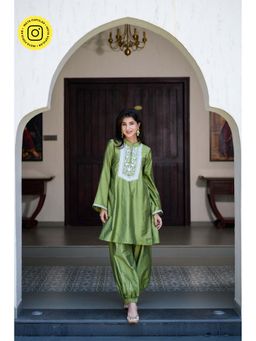 Label Shaurya Sanadhya - Mehendi Green Embroidered Short Kurta With Salwar (Set of 2)