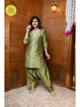 Label Shaurya Sanadhya - Olive Floral Embroidered Kurta with Salwar Pant