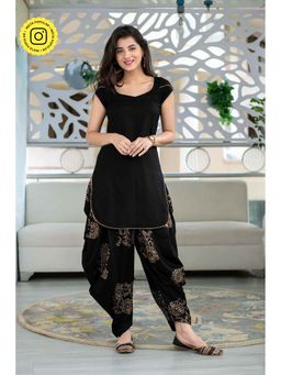 Label Shaurya Sanadhya - Black Patialla With Block Print