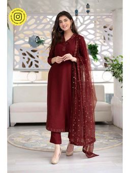 Label Shaurya Sanadhya - Embellished Maroon Kurta And Pant With Dupatta (Set Of 3)