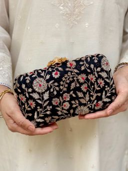 AMYRA - Black Saaz Embroidered Clutch