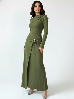 Outzidr - Olive Metal Trim At Waist Maxi Dress
