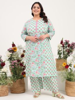 Gahan - Women Plus Size Pure Cotton Green Floral Printed Kurta with Palazzo