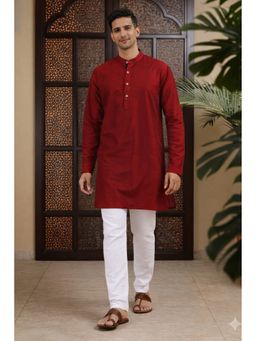 TATTVA - Maroon Men Solid Pure Cotton Mandarin Collar Short Kurta