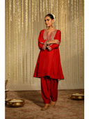 Red color option, Sold out, Currently selected