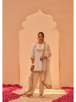Sheetal Batra - Nafisah- Daisy Ivory Kurta with Salwar and Dupatta