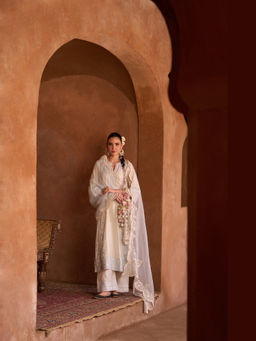 Sheetal Batra - Nurvi Ivory Kurta With Palazzo And Light Dupatta