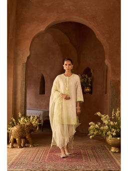 Sheetal Batra - Ruhi Ivory Kurta With Dhoti And Light Dupatta