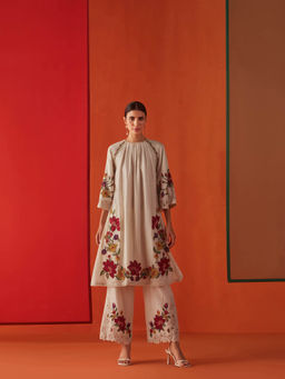 CHANDRIMA - Ivory Chanderi Floral Thread Work Kurta with Pant (Set of 2)