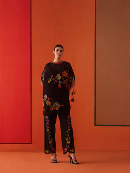 CHANDRIMA - Black Georgette Floral Flared Sleeves Round Neck Bead Work Kaftan