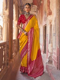Akhilam - Women'S Silk Blend Mustard Printed Festive Saree