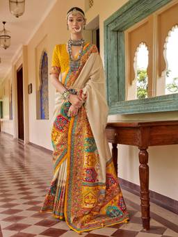 Akhilam - Women'S Silk Blend Beige Printed Festive Saree