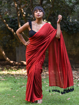 Suta - Red Solid Cotton Blend Saree