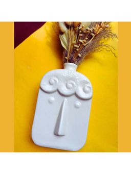 TheYUGO - Victorian White Vase