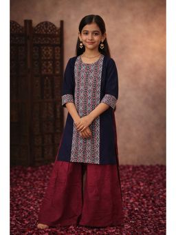 Aarika - Black Printed Three Fourth Sleeves Kurta