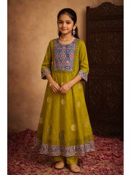 Aarika - Olive Floral Three Fourth Sleeves Kurta