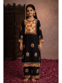 Aarika - Black Printed Three Fourth Sleeves Kurta
