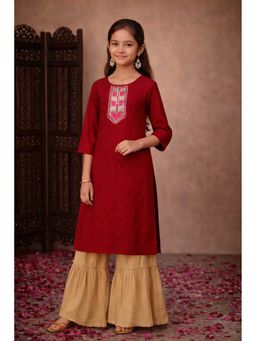 Aarika - Maroon Embroidered Three Fourth Sleeves Kurta