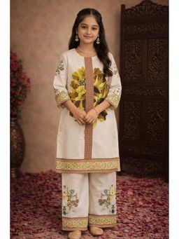 Aarika - Off White Printed Three Fourth Sleeves Co-ord Sets