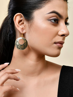 Silvermerc Designs - Elegant Black And Gold Floral Patterned Round Earrings