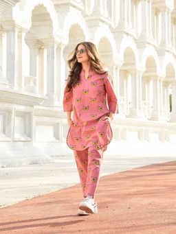 DIMPLE DESIGN STUDIO - Pink Butterfly Cotton Print Kurta and Pant (Set of 2)