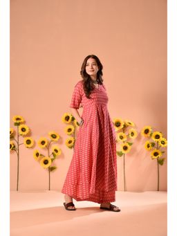 DIMPLE DESIGN STUDIO - Pink Marigold Floral Printed Kurta with Palazzo (Set of 2)