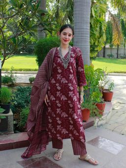 DIMPLE DESIGN STUDIO - Kavya Maroon Cotton Kurta with Pant and Dupatta (Set of 3)