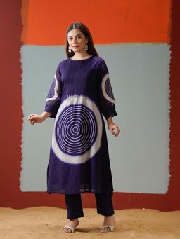 Varanga - Women Dyed Pleated Kurta With Pant