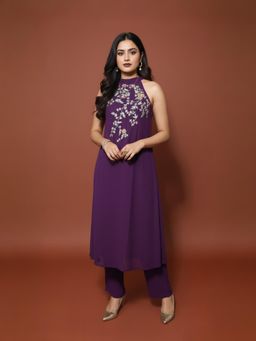 Varanga - Women Floral Embroidered Regular Thread Work Kurta With Pant